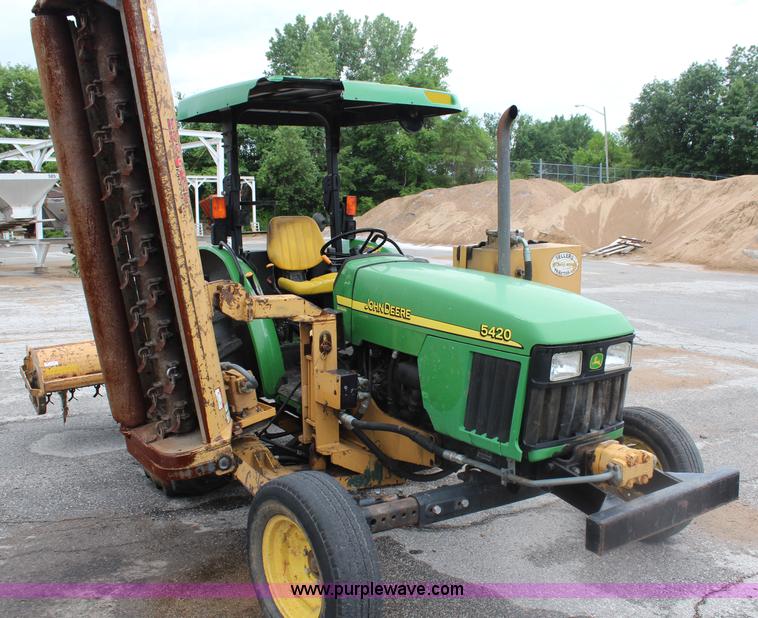 image for item J1035 2003 John Deere 5420 tractor