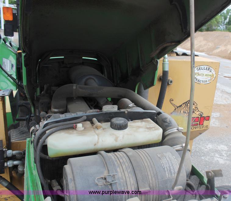 image for item J1035 2003 John Deere 5420 tractor