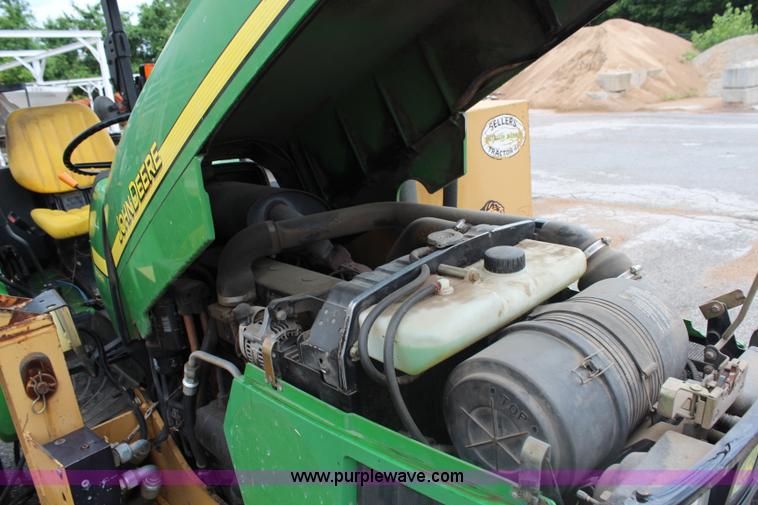 image for item J1035 2003 John Deere 5420 tractor