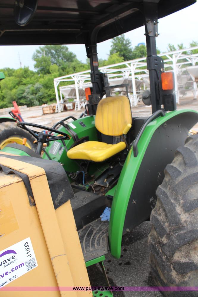 image for item J1035 2003 John Deere 5420 tractor