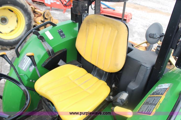 image for item J1035 2003 John Deere 5420 tractor