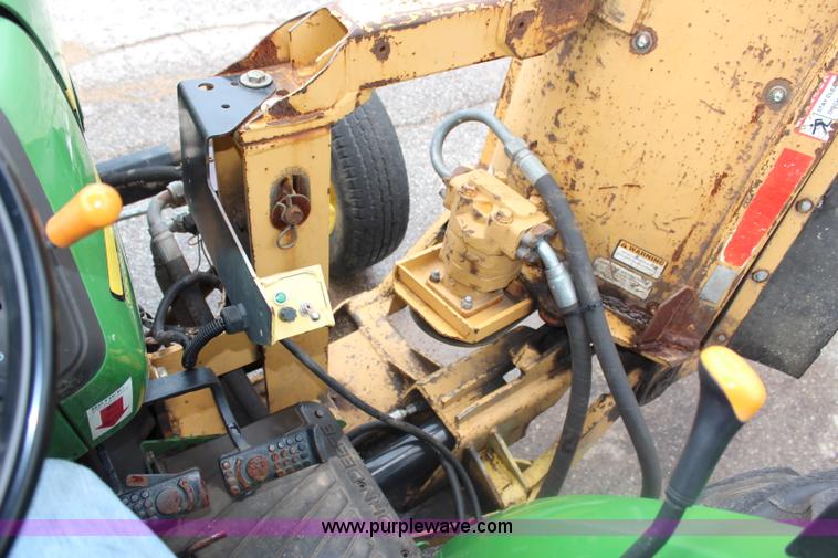 image for item J1035 2003 John Deere 5420 tractor