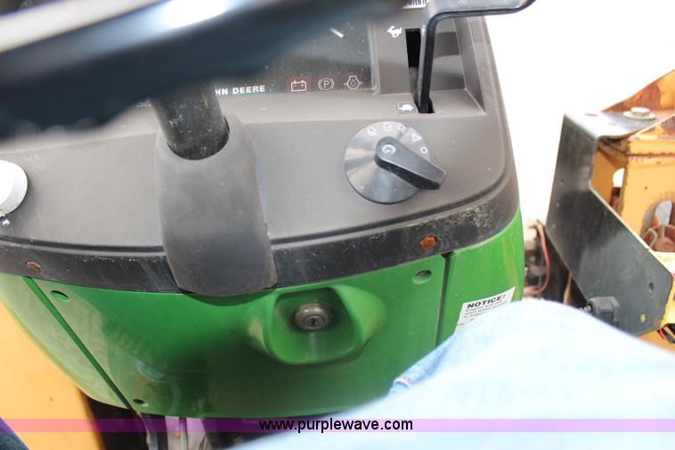 image for item J1035 2003 John Deere 5420 tractor