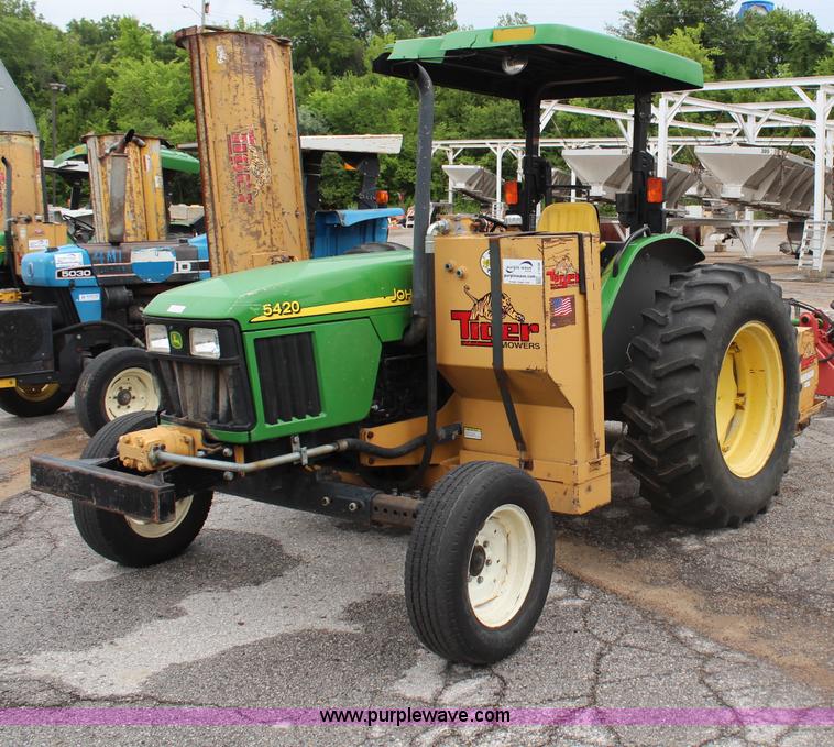 image for item J1036 2003 John Deere 5420 tractor