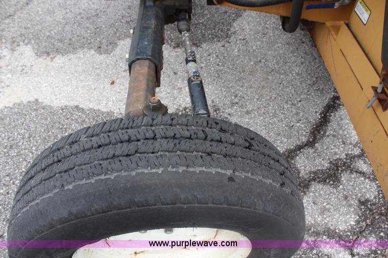 image for item J1036 2003 John Deere 5420 tractor