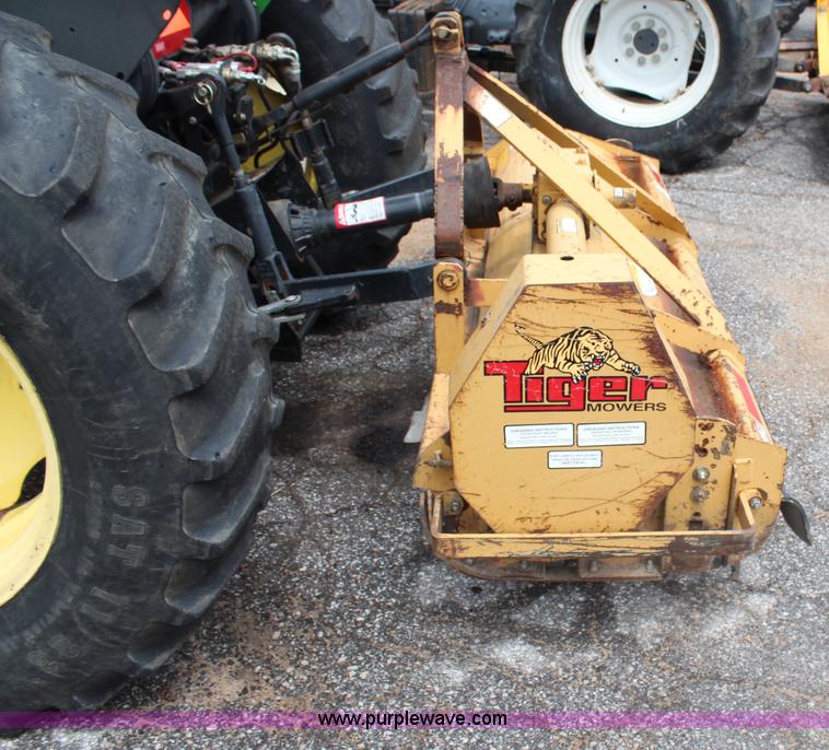 image for item J1036 2003 John Deere 5420 tractor