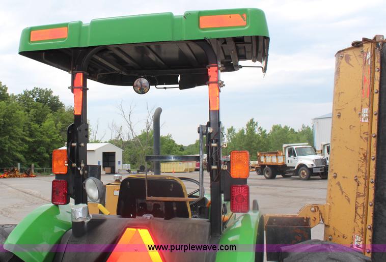 image for item J1036 2003 John Deere 5420 tractor