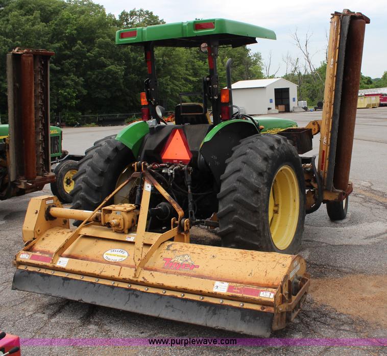 image for item J1036 2003 John Deere 5420 tractor
