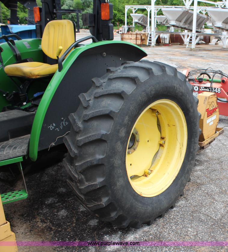 image for item J1036 2003 John Deere 5420 tractor