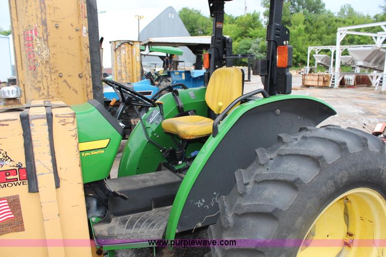 image for item J1036 2003 John Deere 5420 tractor