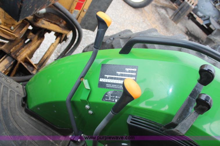 image for item J1036 2003 John Deere 5420 tractor