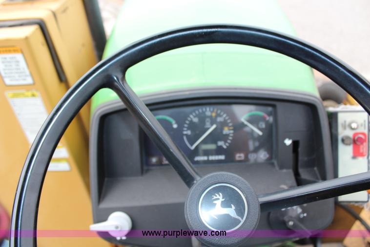 image for item J1036 2003 John Deere 5420 tractor