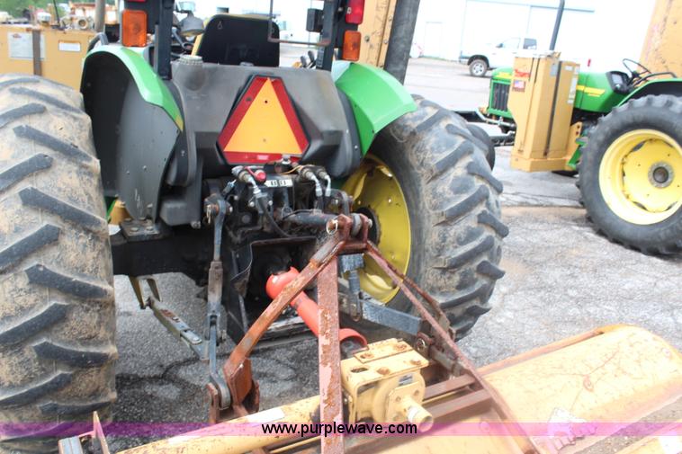 image for item J1037 2003 John Deere 5420 tractor
