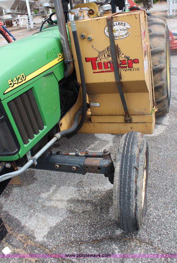 image for item J1037 2003 John Deere 5420 tractor