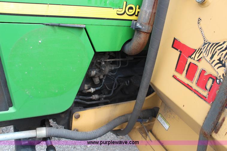 image for item J1037 2003 John Deere 5420 tractor
