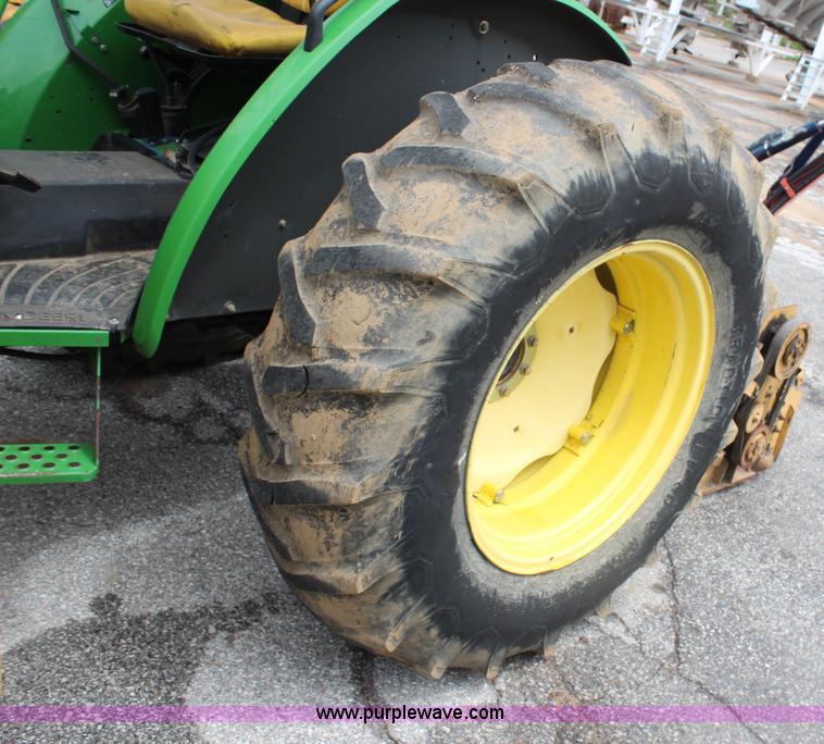 image for item J1037 2003 John Deere 5420 tractor
