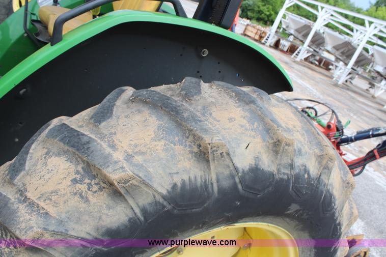 image for item J1037 2003 John Deere 5420 tractor