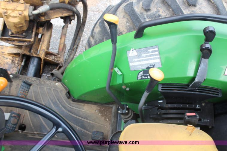 image for item J1037 2003 John Deere 5420 tractor