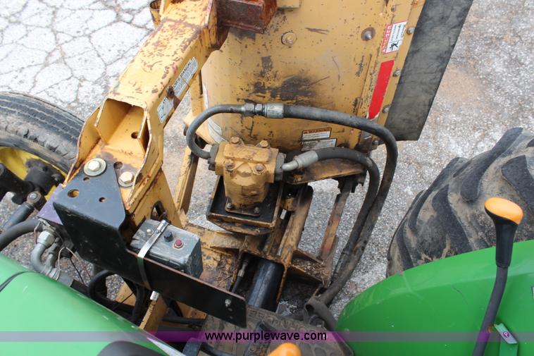 image for item J1037 2003 John Deere 5420 tractor
