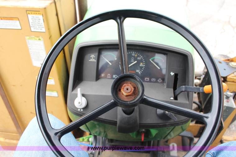 image for item J1037 2003 John Deere 5420 tractor