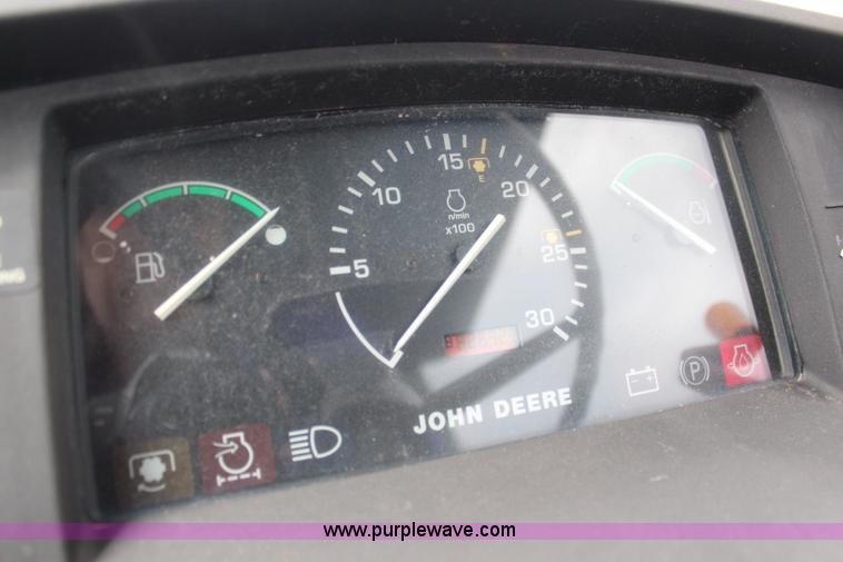 image for item J1037 2003 John Deere 5420 tractor
