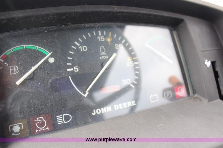 image for item J1037 2003 John Deere 5420 tractor