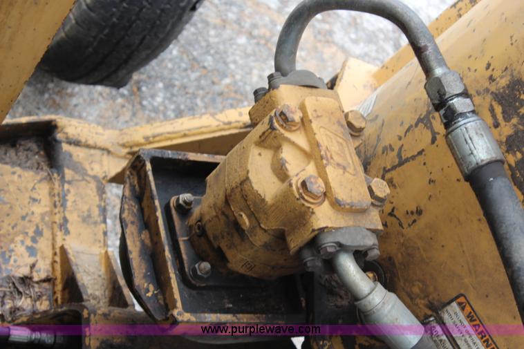 image for item J1037 2003 John Deere 5420 tractor