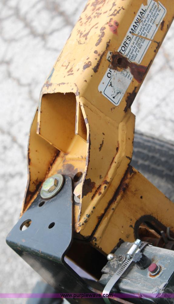 image for item J1037 2003 John Deere 5420 tractor