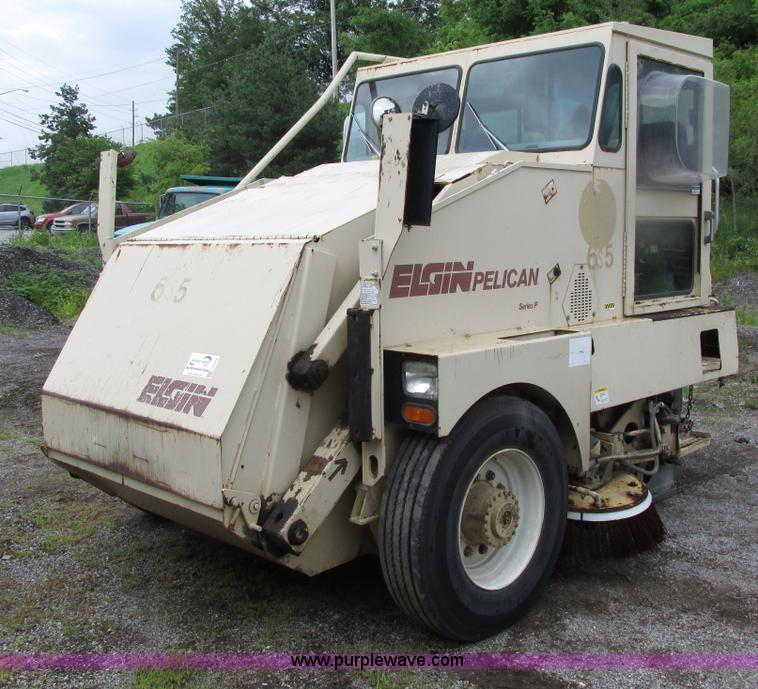 image for item J1070 1998 Elgin Pelican P series street sweeper