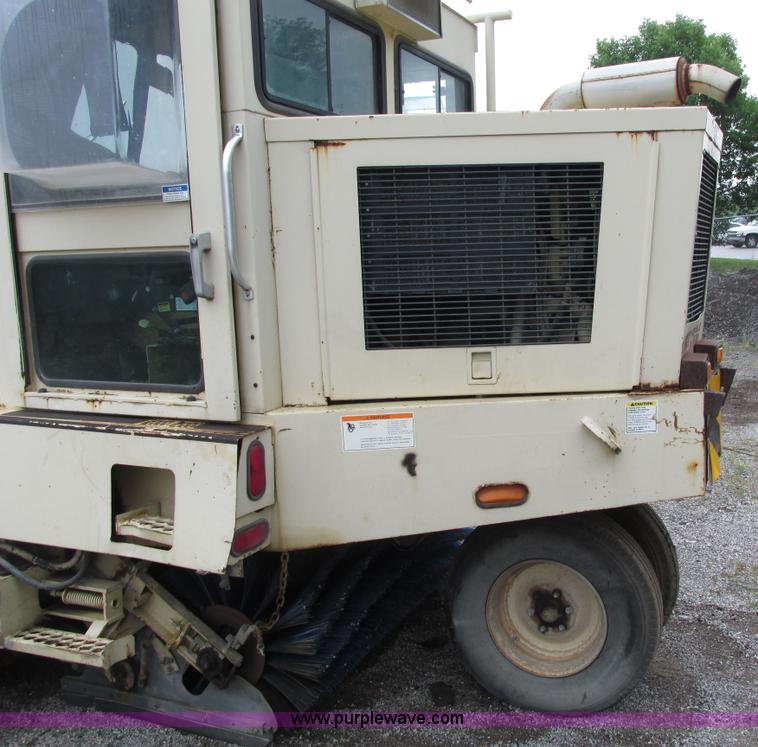 image for item J1070 1998 Elgin Pelican P series street sweeper