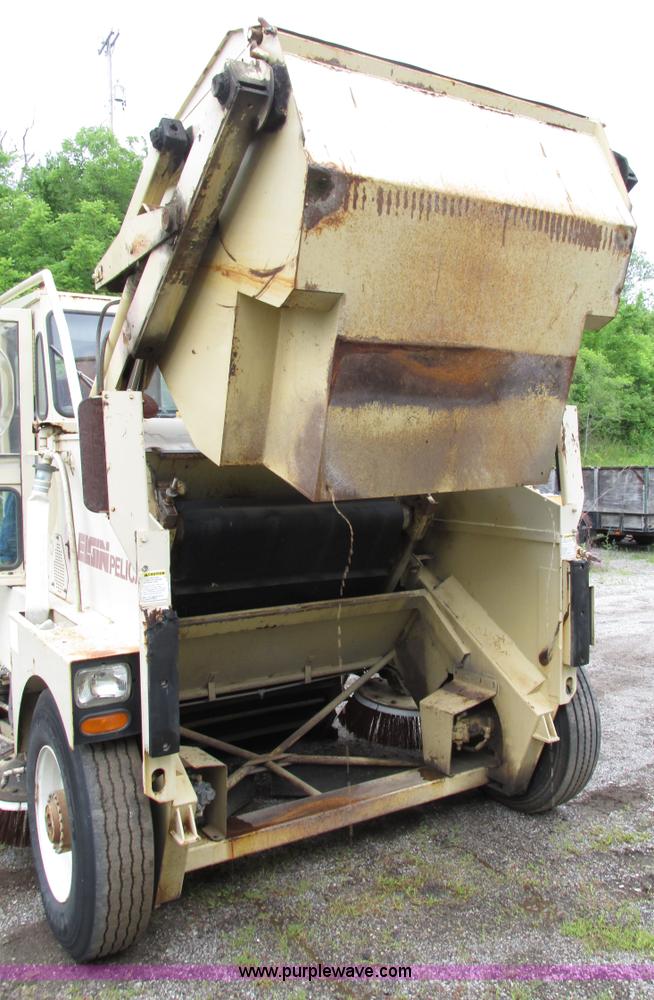 image for item J1070 1998 Elgin Pelican P series street sweeper