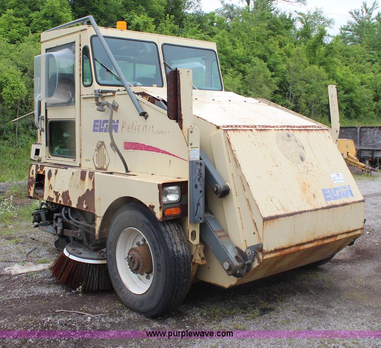 image for item J1071 2000 Elgin Pelican P series street sweeper