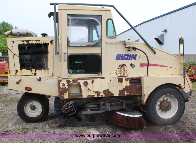 image for item J1071 2000 Elgin Pelican P series street sweeper