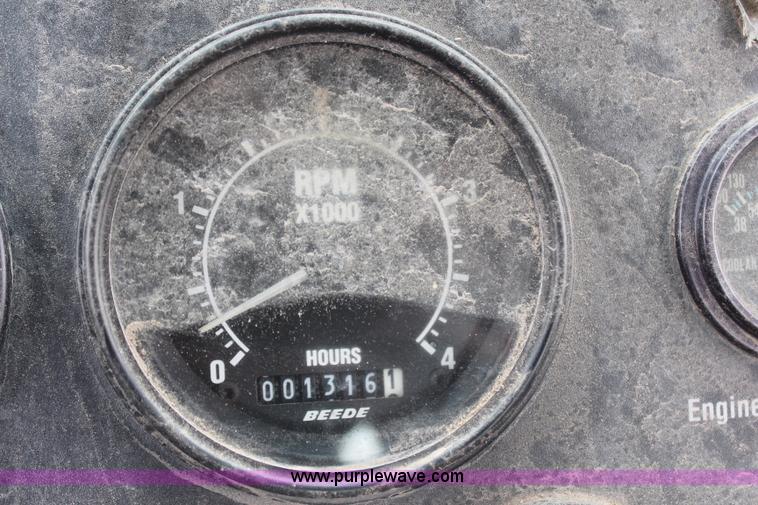 image for item J1071 2000 Elgin Pelican P series street sweeper