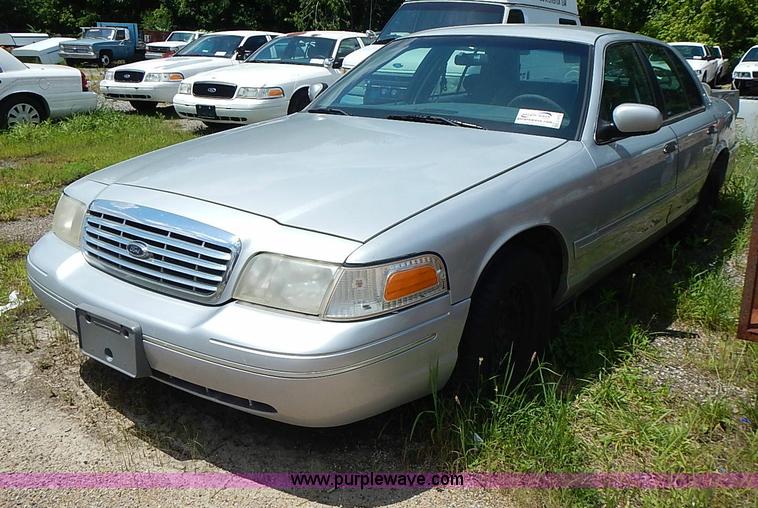 image for item J1072 2000 Ford Crown Victoria Police Interceptor