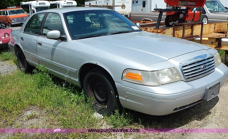 image for item J1072 2000 Ford Crown Victoria Police Interceptor