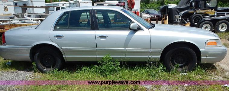 image for item J1072 2000 Ford Crown Victoria Police Interceptor