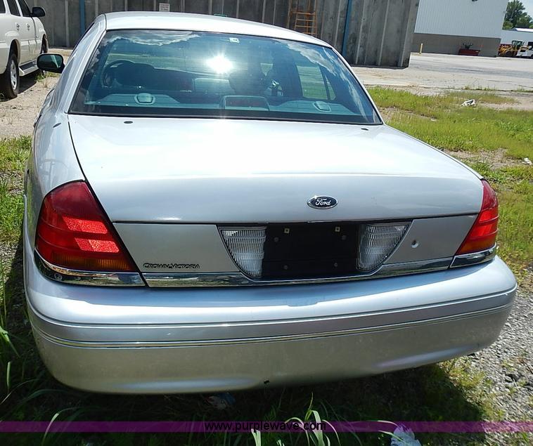 image for item J1072 2000 Ford Crown Victoria Police Interceptor