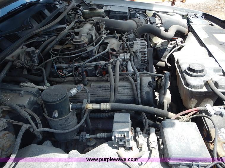 image for item J1072 2000 Ford Crown Victoria Police Interceptor