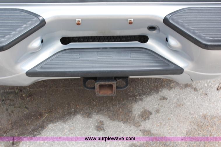 image for item J1074 1999 GMC Yukon SLE SUV