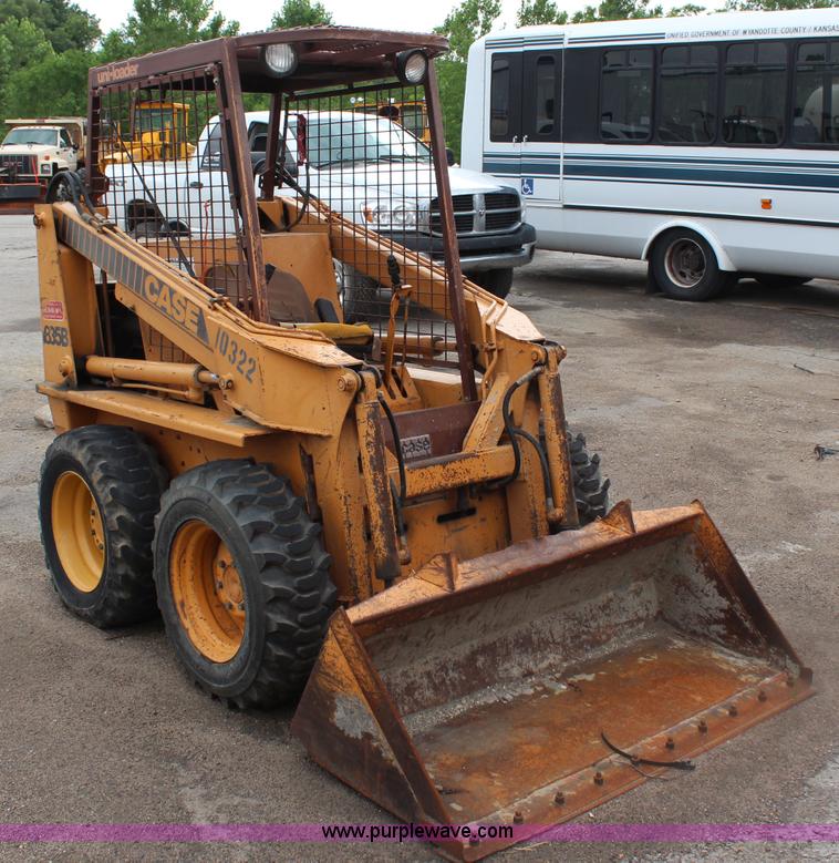 image for item J1076 Case 1835B Uniloader skid steer