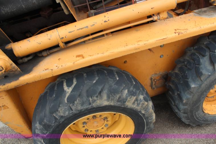image for item J1076 Case 1835B Uniloader skid steer
