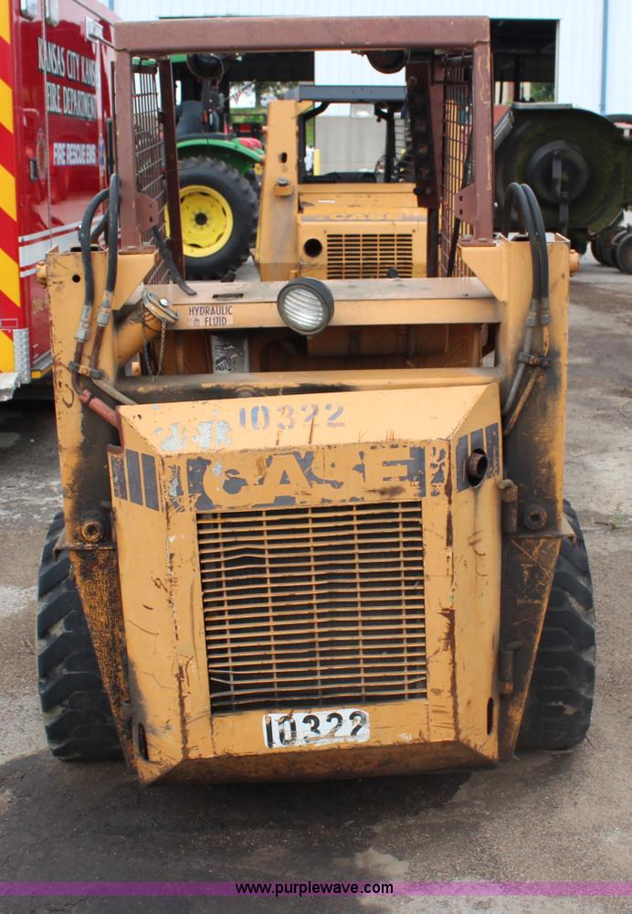 image for item J1076 Case 1835B Uniloader skid steer