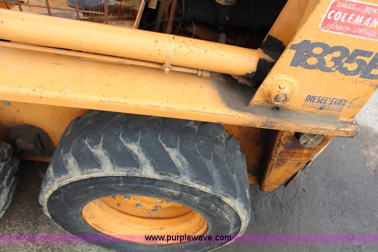 image for item J1076 Case 1835B Uniloader skid steer