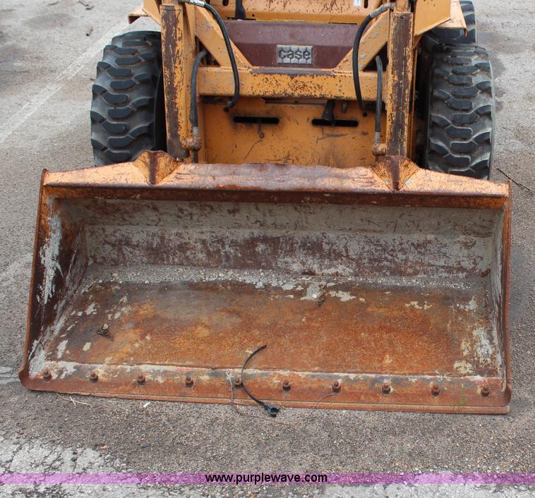 image for item J1076 Case 1835B Uniloader skid steer