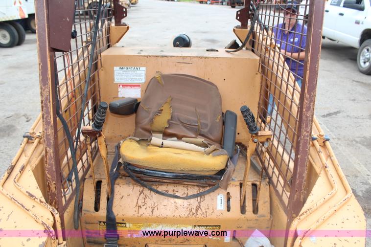 image for item J1076 Case 1835B Uniloader skid steer