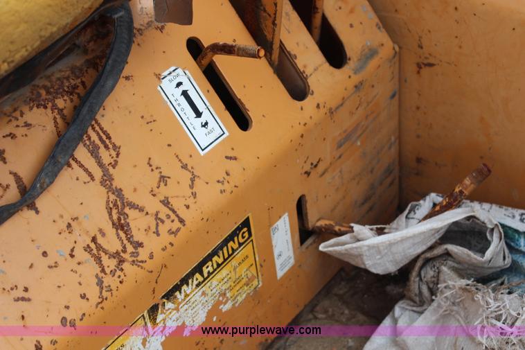 image for item J1076 Case 1835B Uniloader skid steer