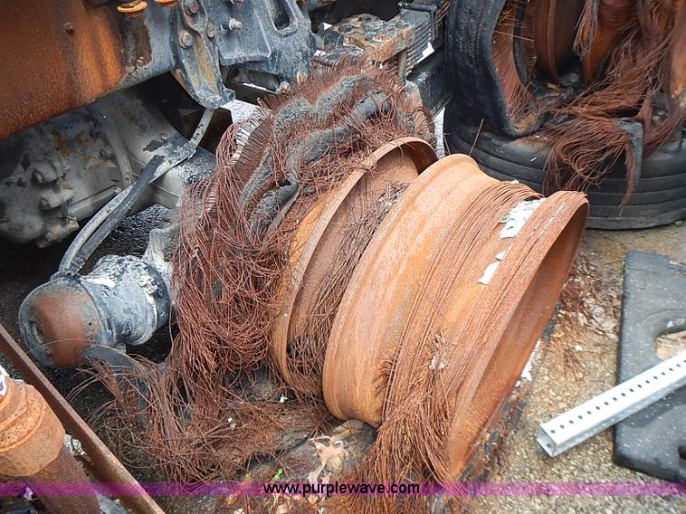 image for item J1077 2006 International 7400 tank truck