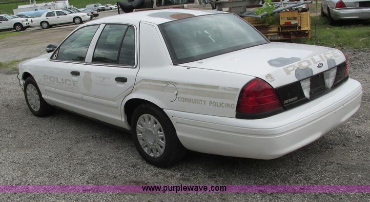 image for item J1134 2005 Ford Crown Victoria Police Interceptor