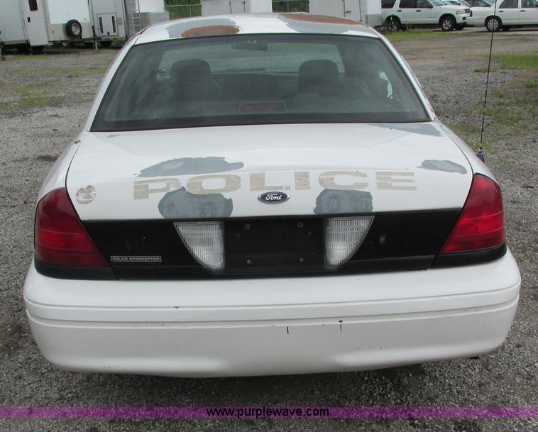 image for item J1134 2005 Ford Crown Victoria Police Interceptor